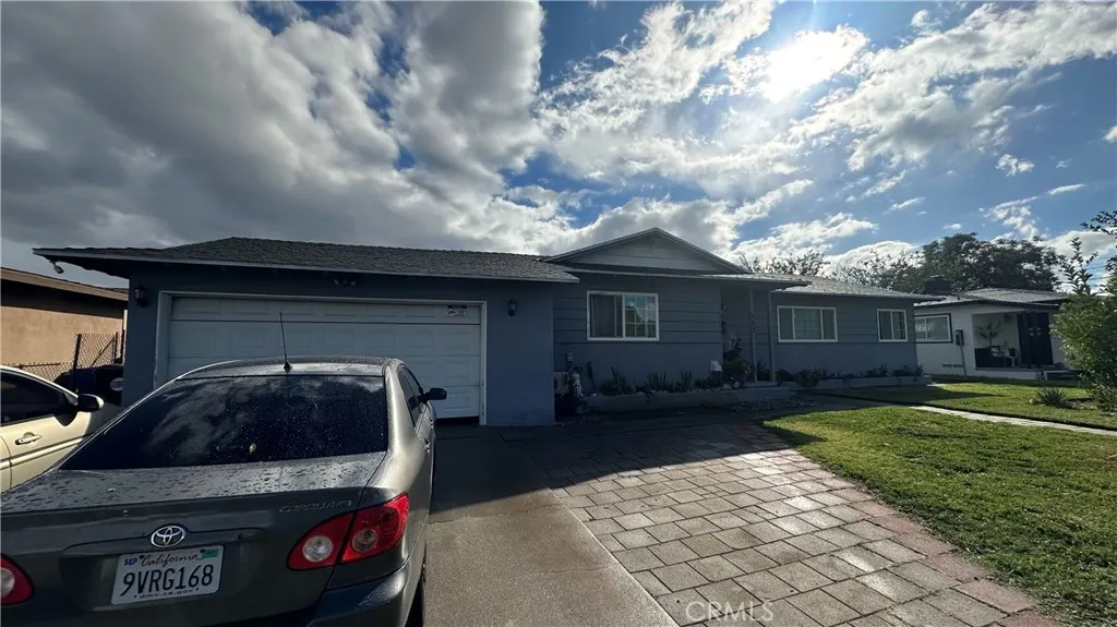 383 E Jackson Street — photo