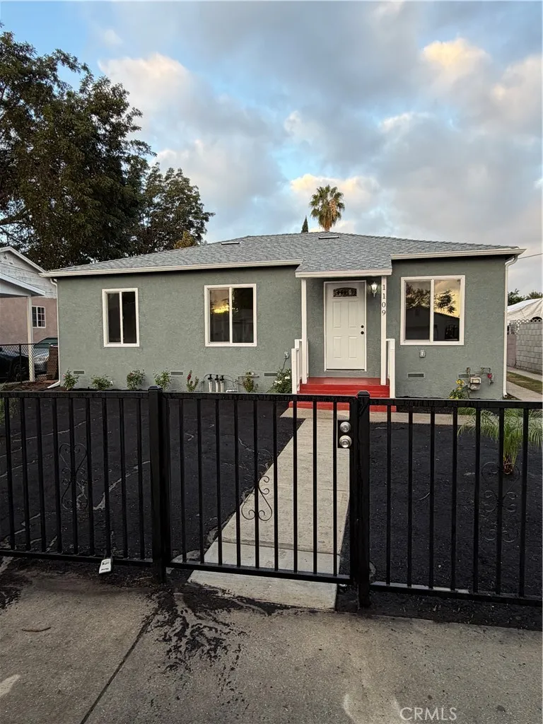 1109 S Tamarind Avenue, Compton, CA 90220 — photo 2