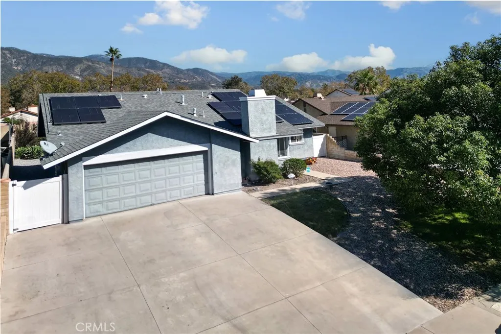1486 Creekside — photo