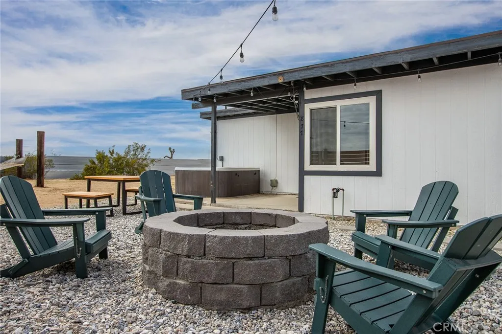 877 Phillips Road, Landers, CA 92285 — photo 2