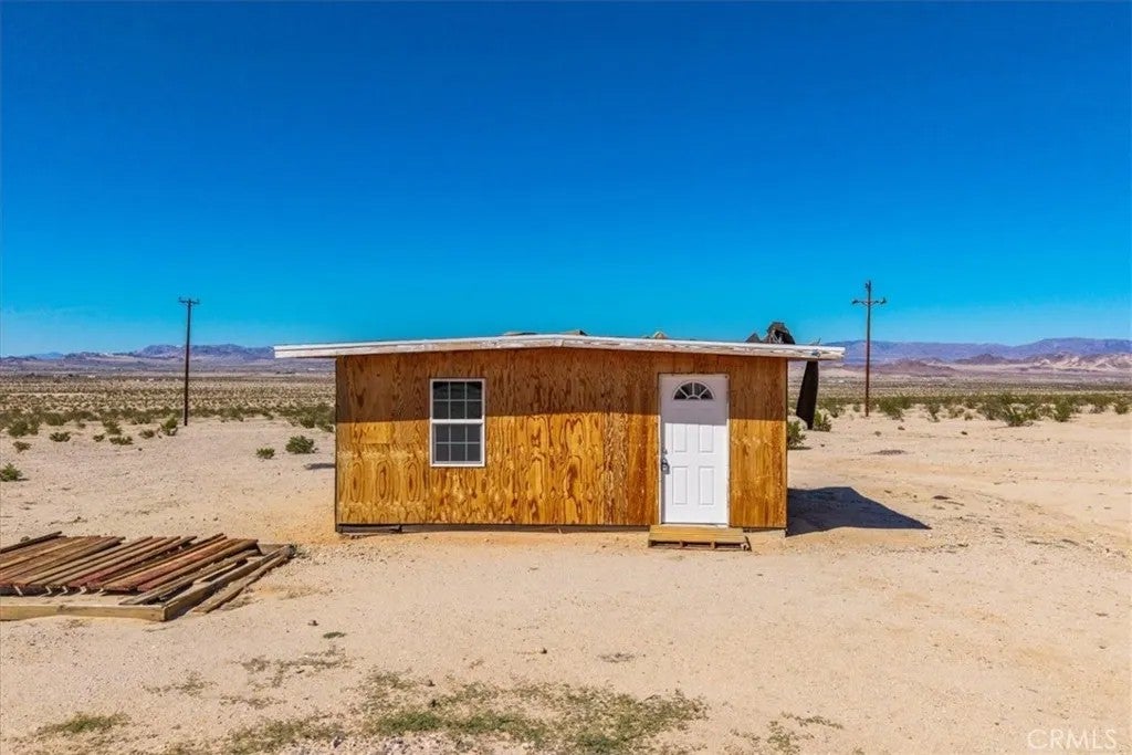 100 Cactus Jack Avenue — photo