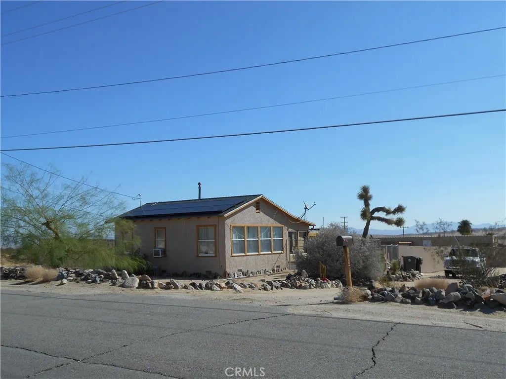 6439 Desert Knoll Avenue — photo