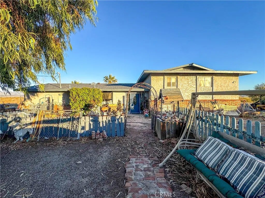 1415 Tamarack Lane — photo