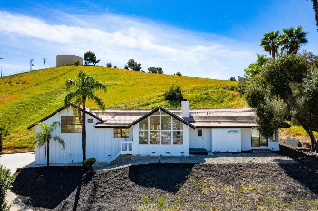 22951 Lassen Drive — photo