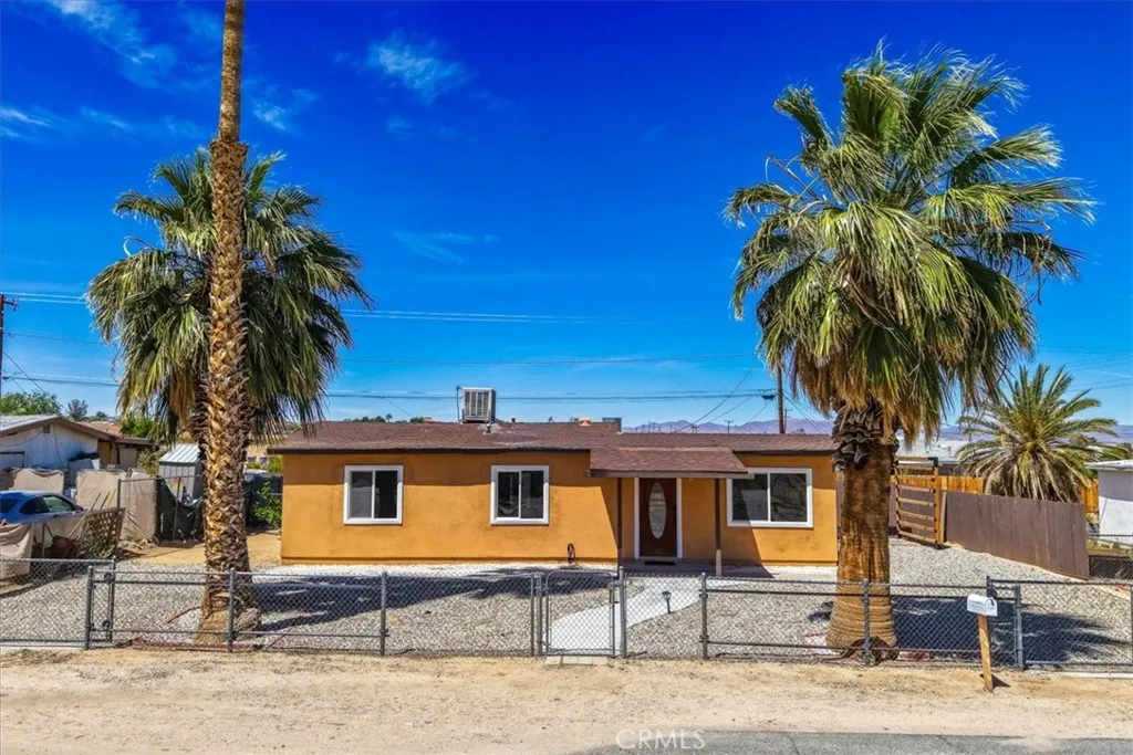 74076 Casita — photo