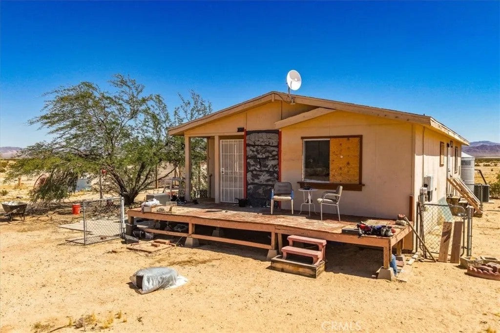 5132 Kelly Road — photo