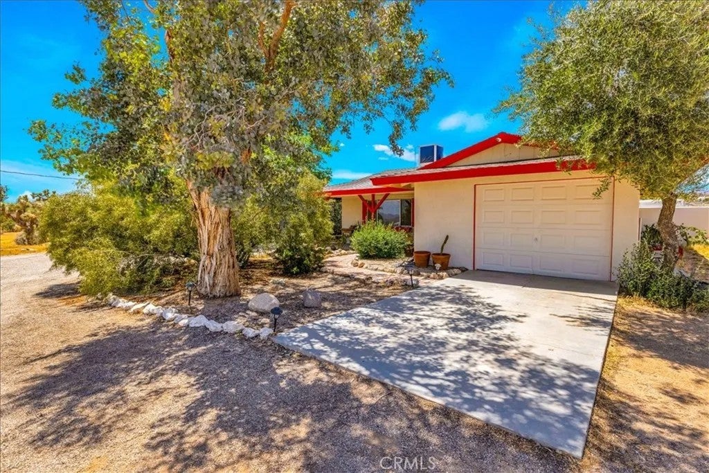 4816 Terry Lane — photo