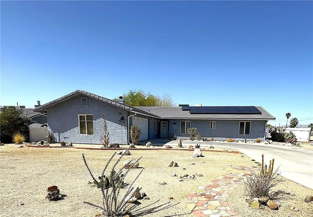 74404 Pinon — photo