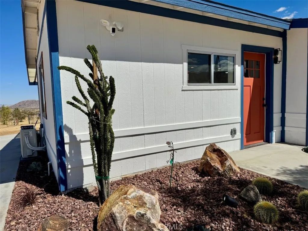 2675 Geronimo Trail, Landers, CA 92285 — photo 2