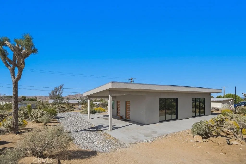 60194 La Mirada Trail — photo