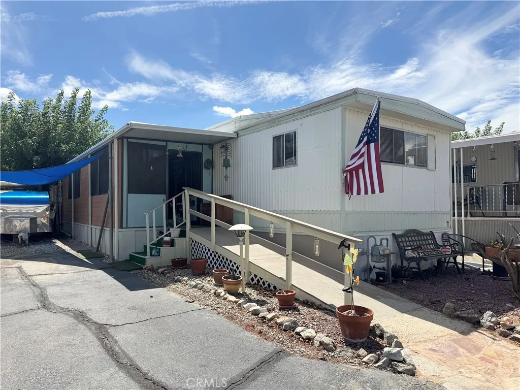7484 Kickapoo #9, Yucca Valley, CA 92284 — photo 2