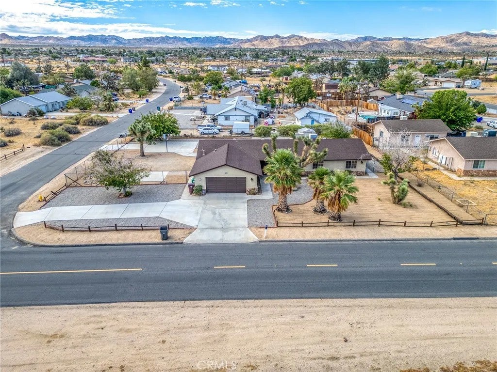 58235 Paxton — photo