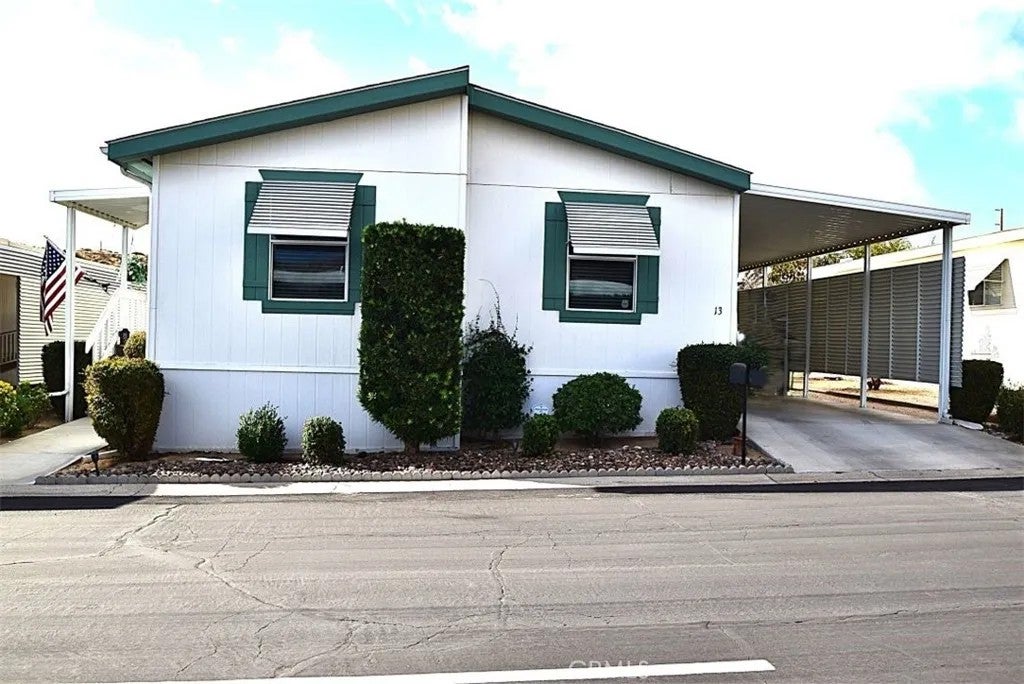 54999 Martinez 13 — photo
