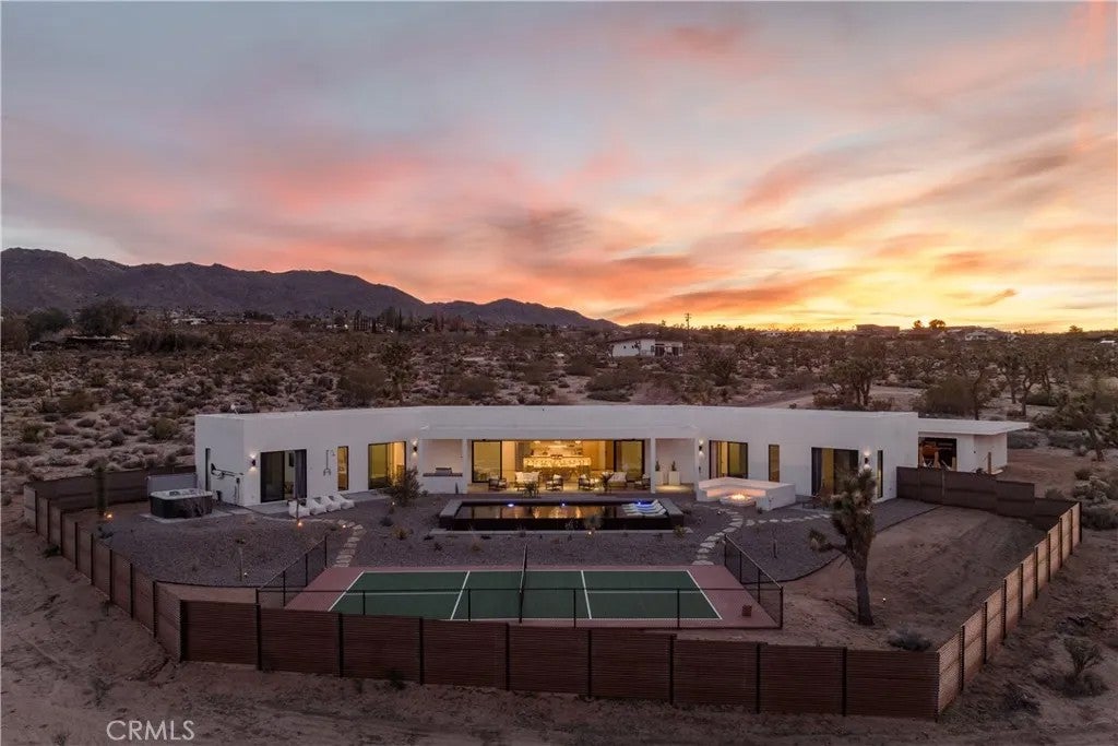 6715 Juniper Road — photo
