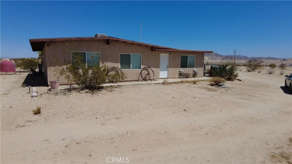 71688 Macrae Road — photo