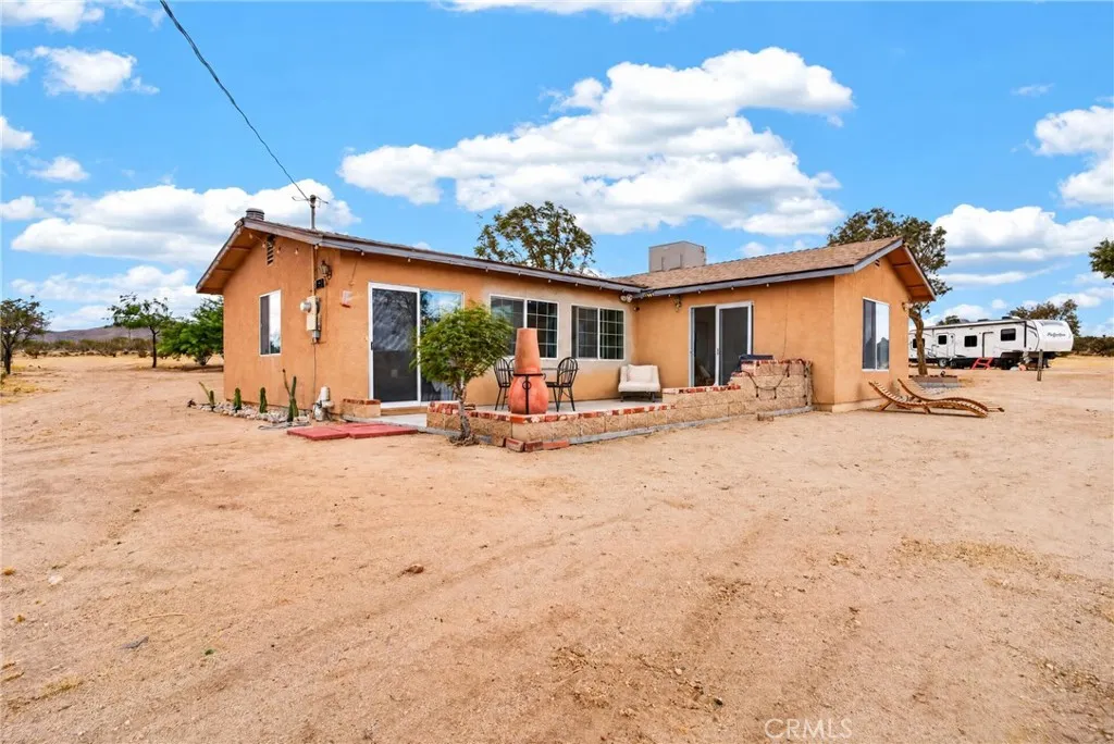 2822 Cherokee, Landers, CA 92285 — photo 2