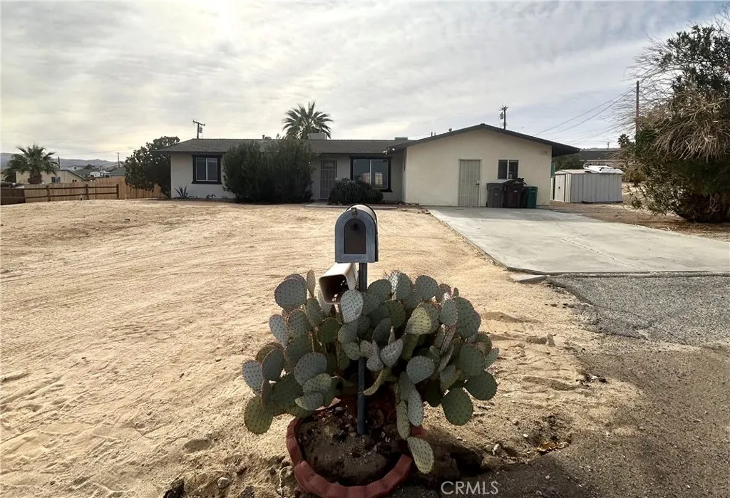 73835 Manana — photo