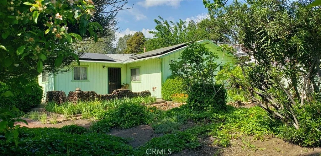 14002 Lakeshore Drive — photo