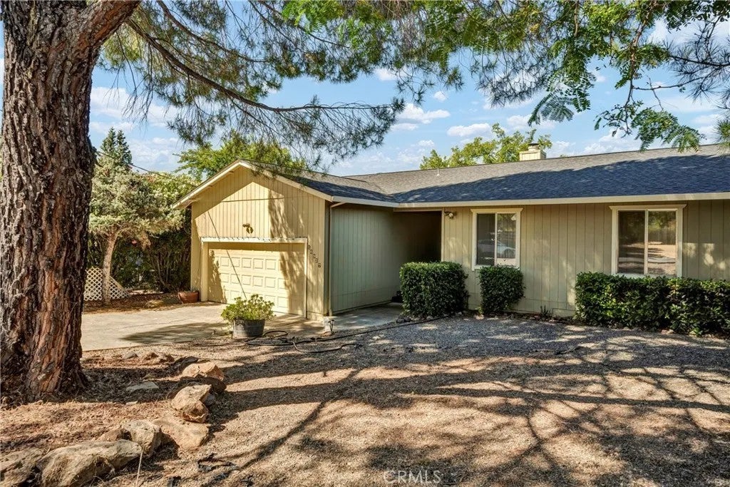 16927 Greenridge Road — photo