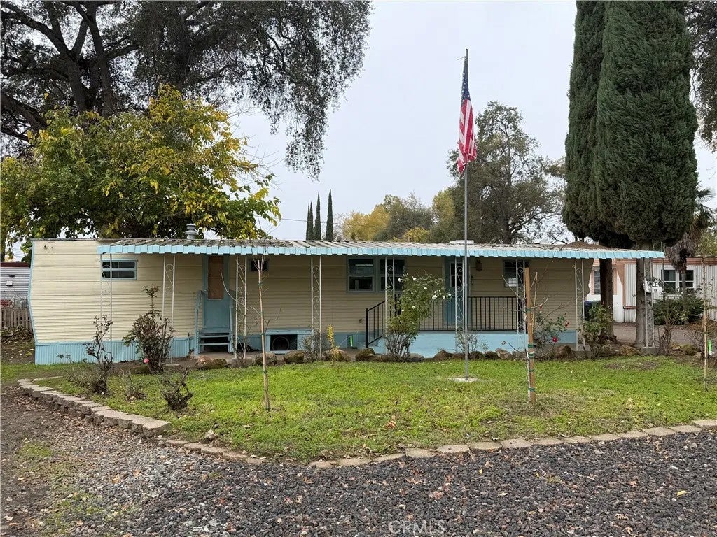 5877 Lake 23 — photo