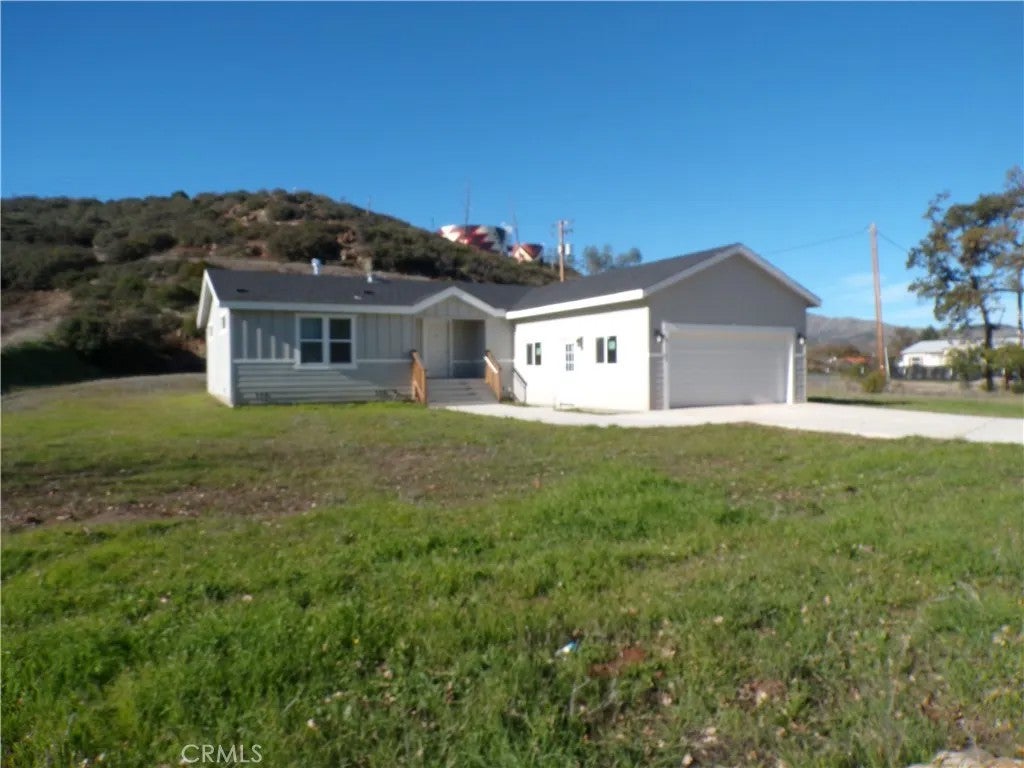 21305 Stewart — photo