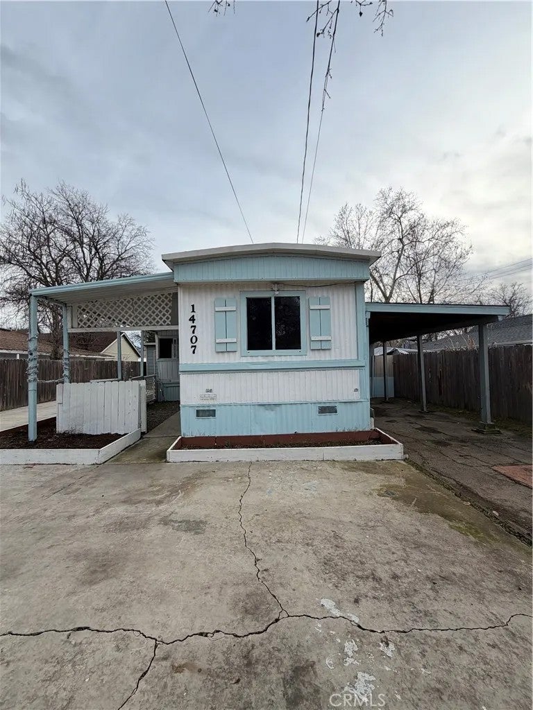 14707 Walnut Avenue — photo