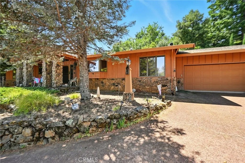 3663 Crestwood Drive — photo