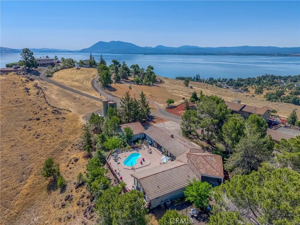 460 Lake Vista Drive — photo