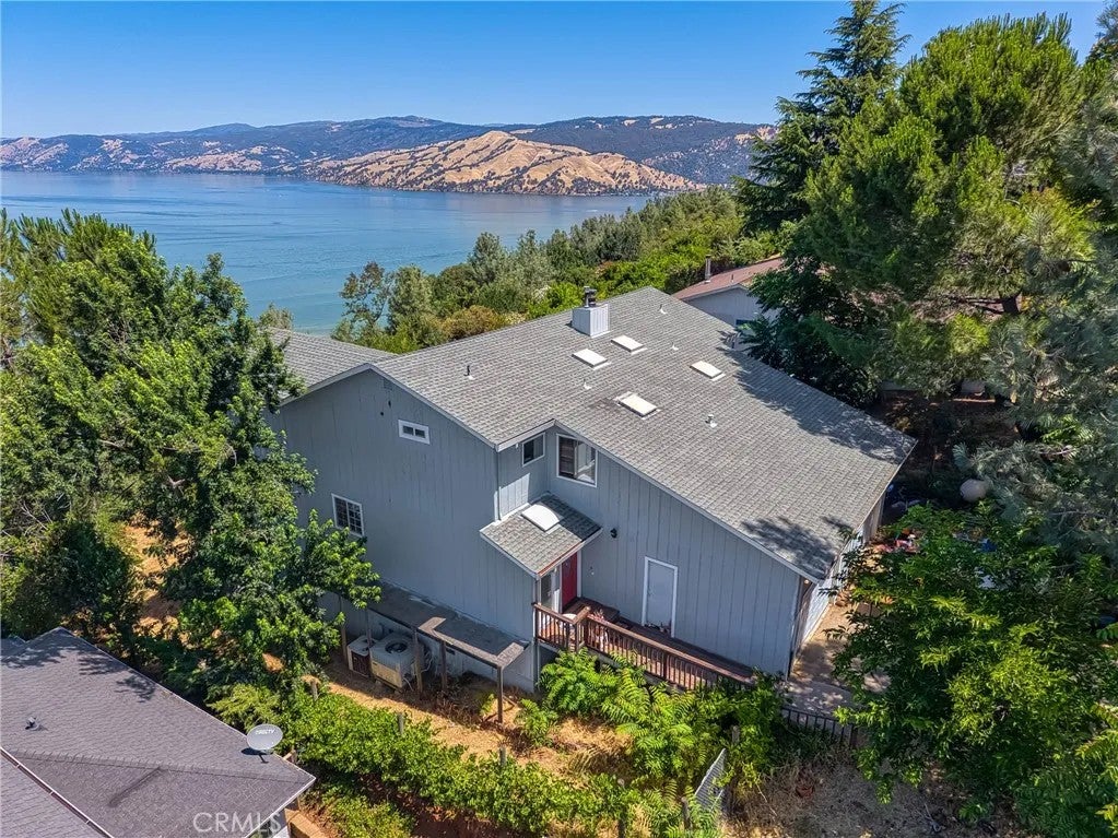 3229 Westridge Drive — photo