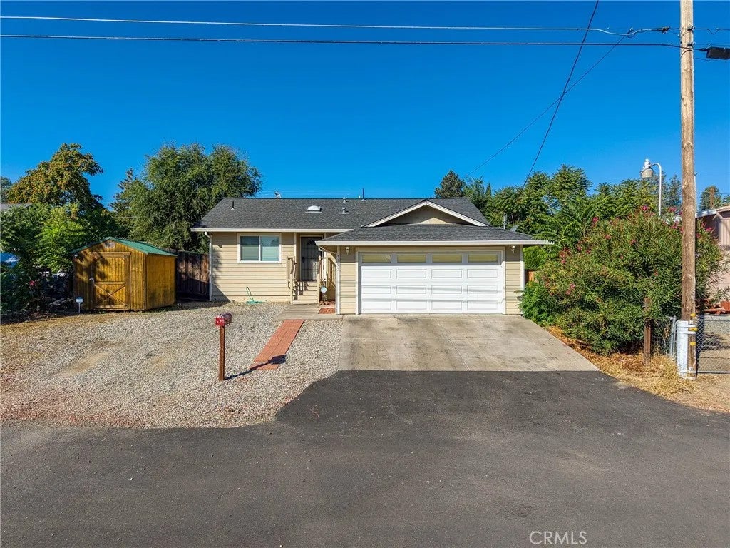 3593 Peony Street — photo