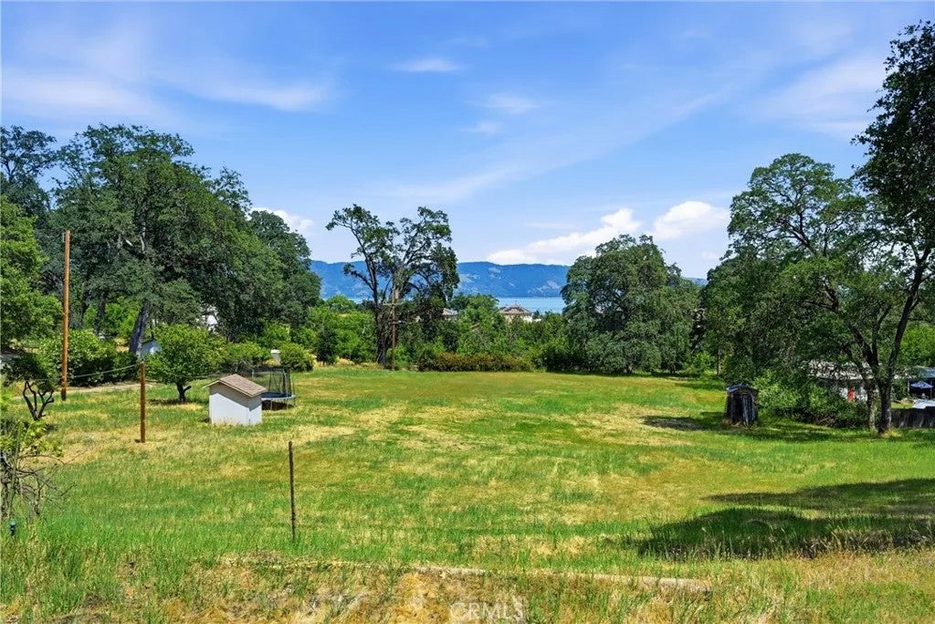 2765 Howard — photo