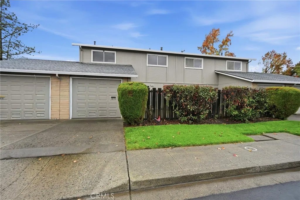 1633 Montana Vista — photo
