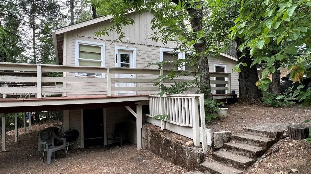 10537 Foothill Road — photo
