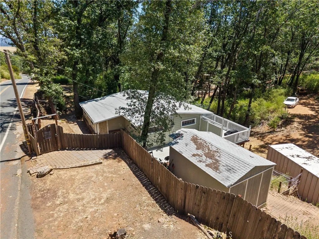 11755 Loch Lomond Road — photo