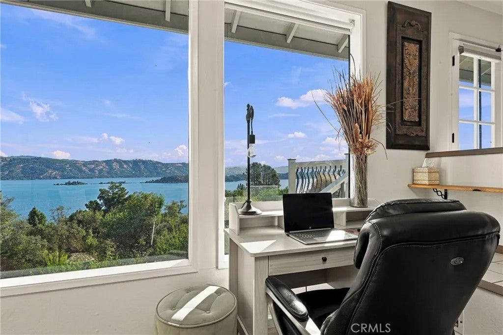 3333 Riviera West Dr. — photo