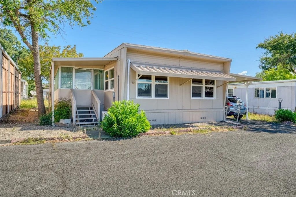 4265 Lakeshore 22 — photo