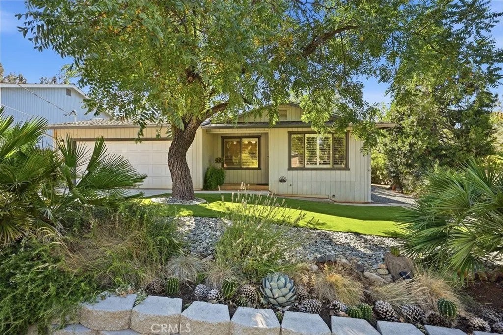 9815 Siskiyou Court — photo