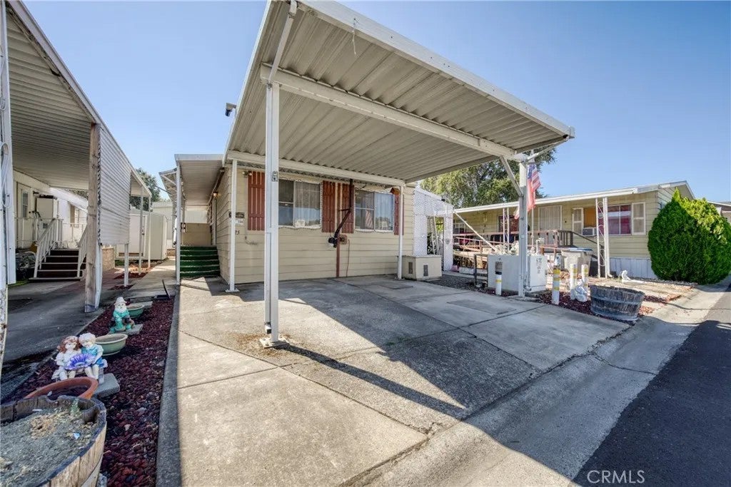 1025 Martin Space 25 — photo