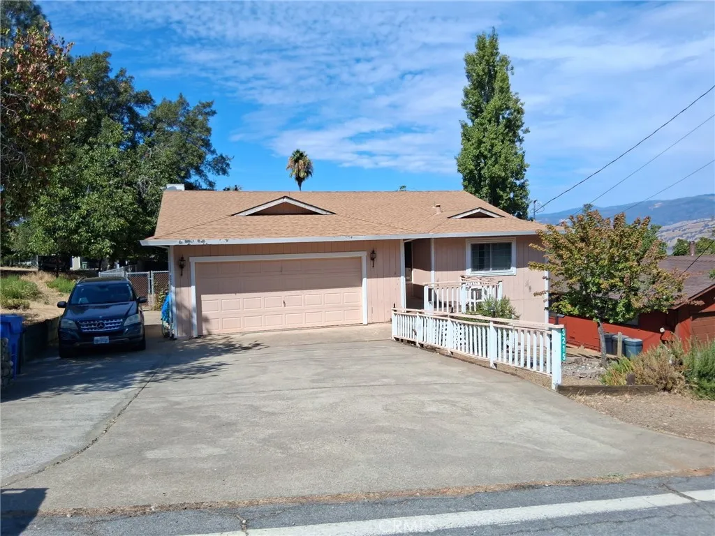 3215 Marina View Dr — photo