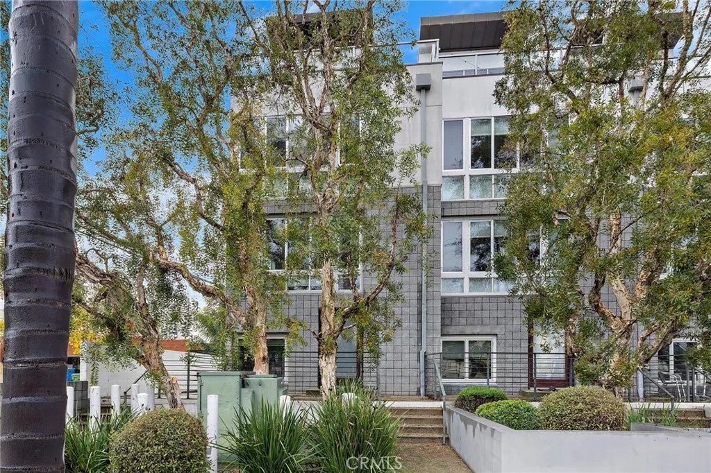 4151 Redwood Avenue #106 — photo