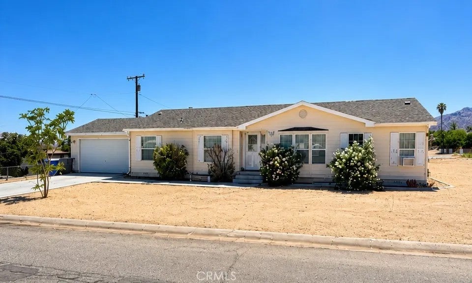 61582 Palm Vista — photo