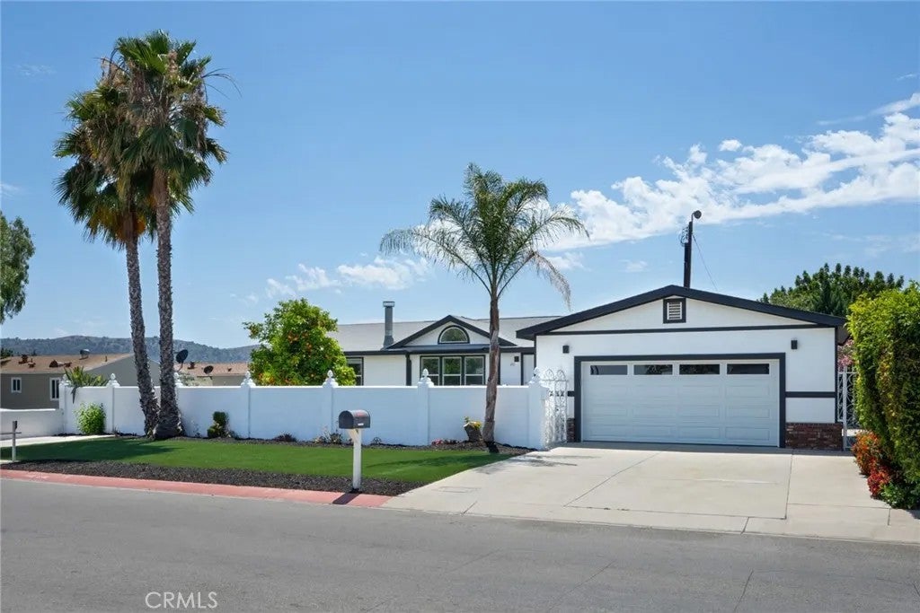 261 Las Brisas Circle — photo