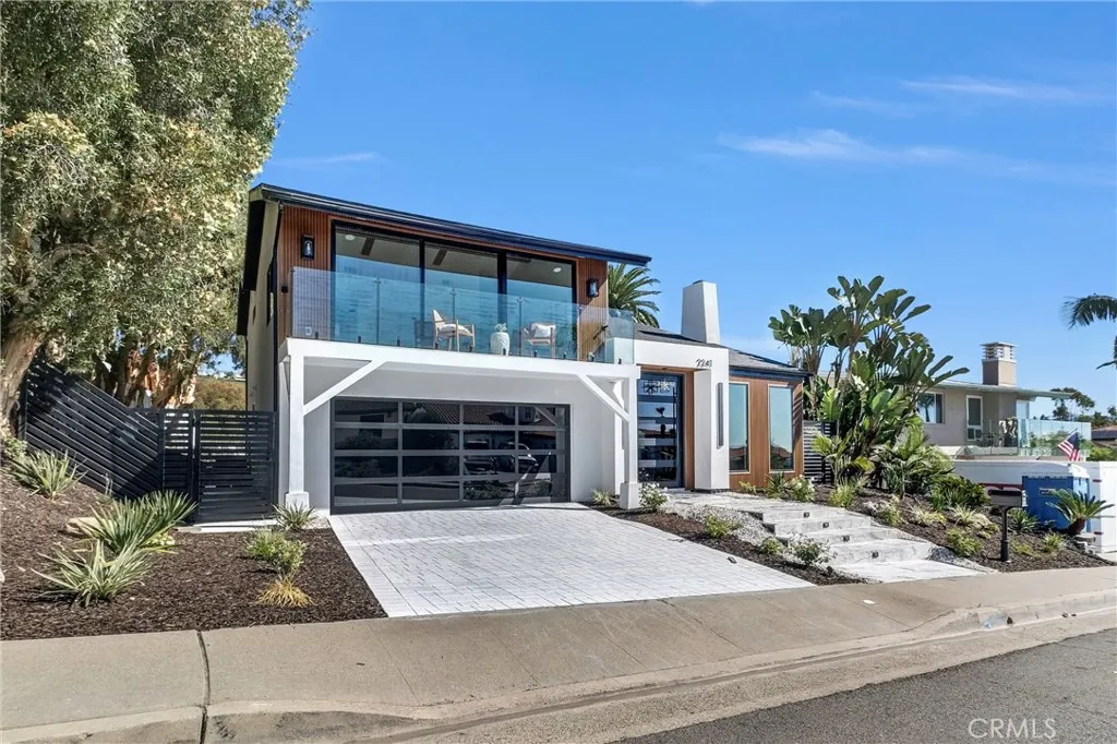 2241 Avenida Salvador — photo