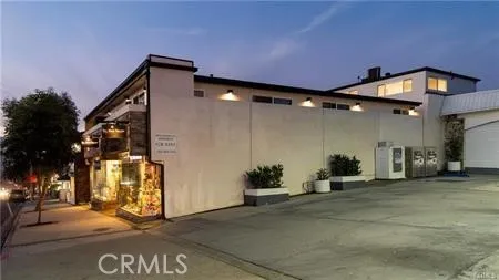 577 Ramona Unit C — photo