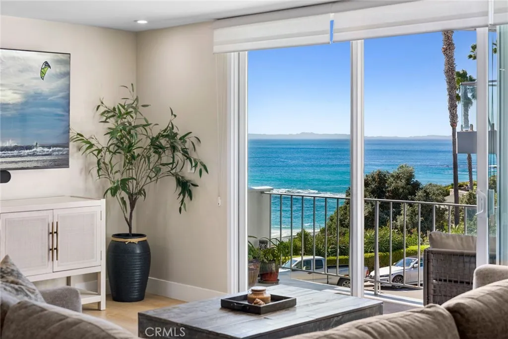 520 Cliff Drive Unit 202 — photo