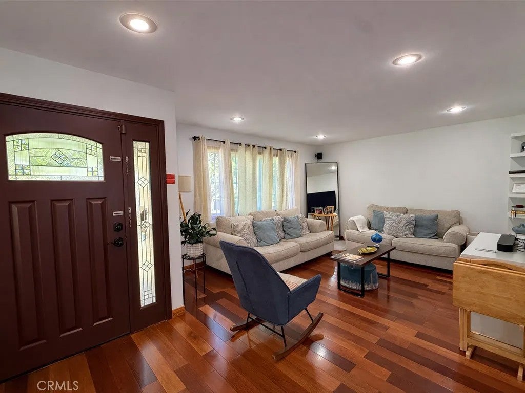 555 Hickory Lane — photo