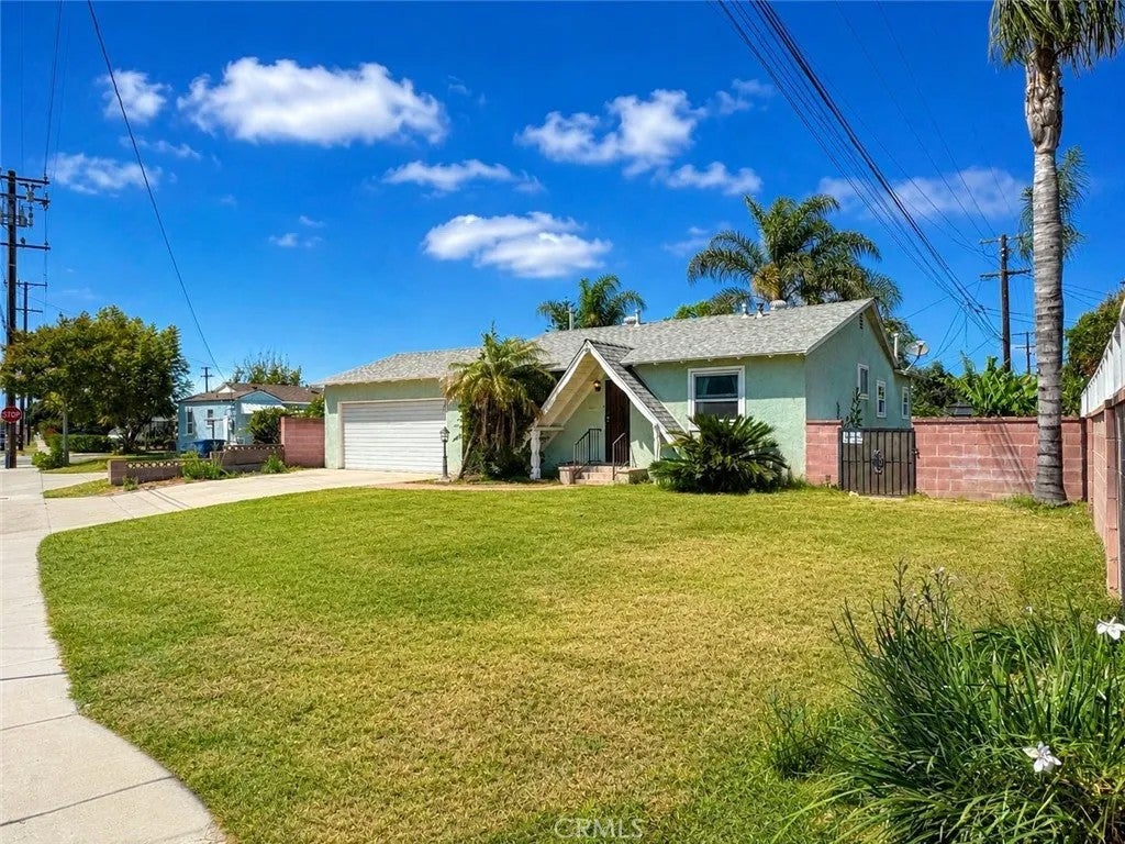 9311 Claymore Street — photo