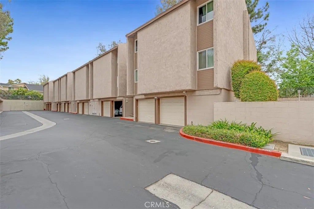 1525 Walnut Leaf Drive 214 — photo