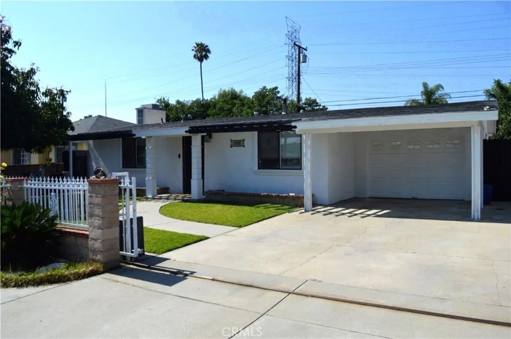 17827 E Laxford — photo
