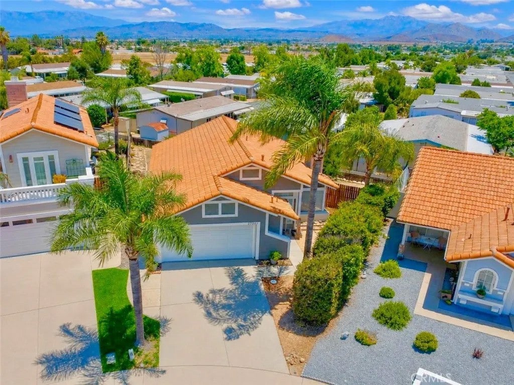 27704 Doreen Drive — photo